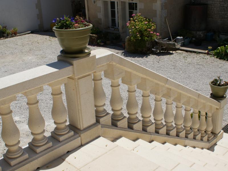 Balustrade pierre reconstituée Poupelin