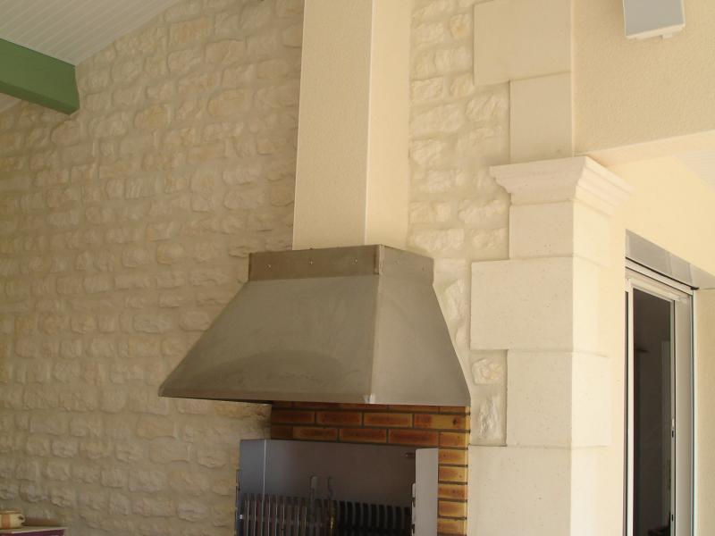 Chaine d'angle  Placage Aspect Pierre et Coquillere pierre reconstituée Poupelin